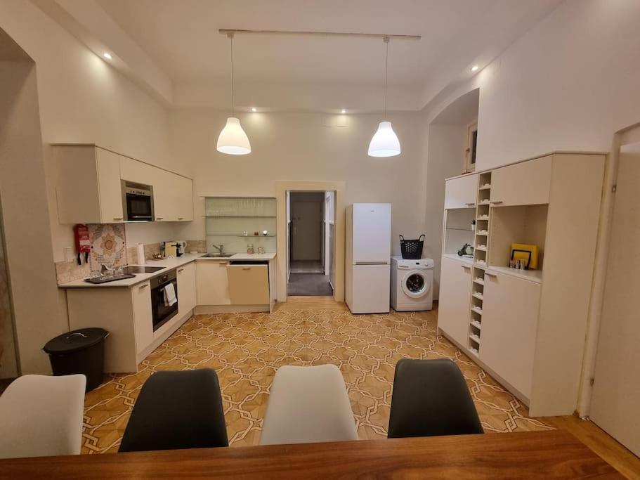 Sissi Royal Suite - Inner City 4 Bedroom Apartment Viena Exterior foto